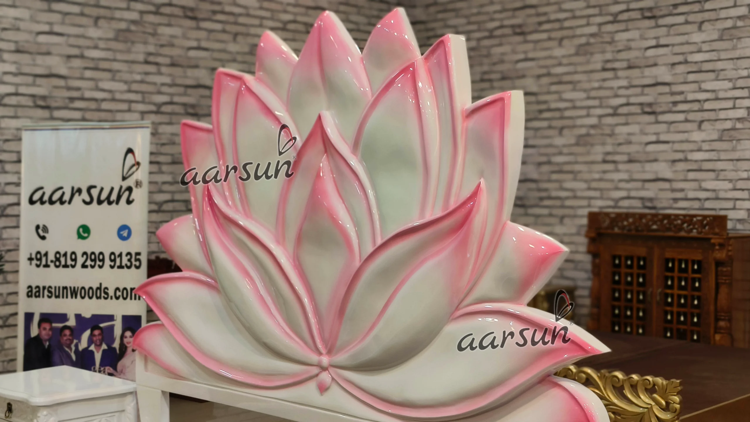 Beautiful Lotus-Swan Bed Design view 7
