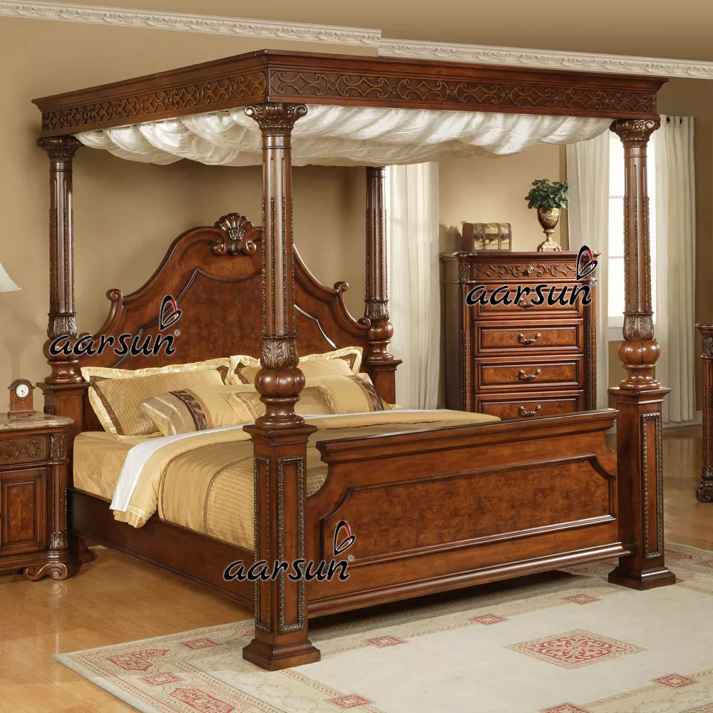 Classic Poster Bed Design in Teak Wood
