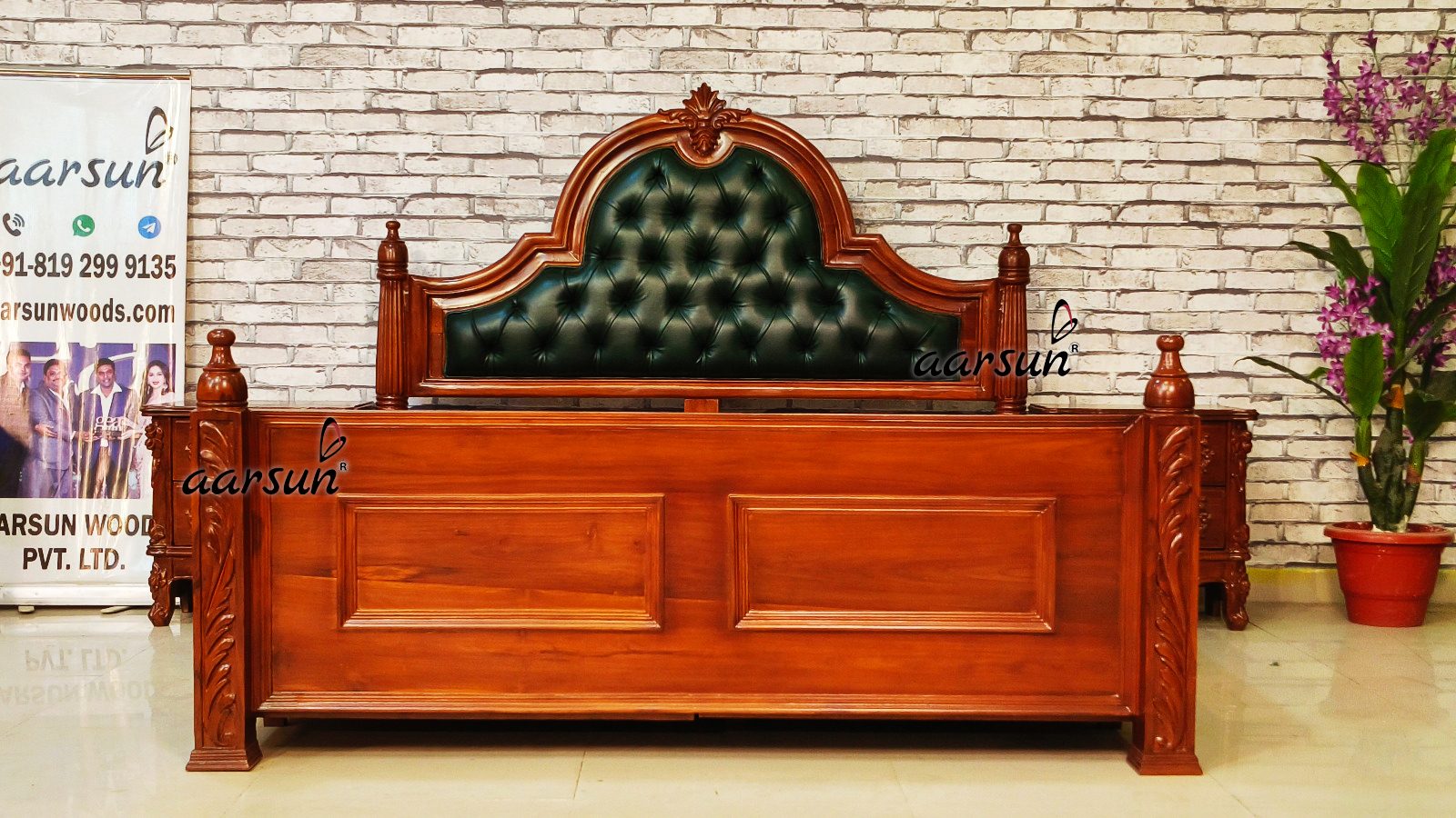 Classical Semi Poster Bed view 3