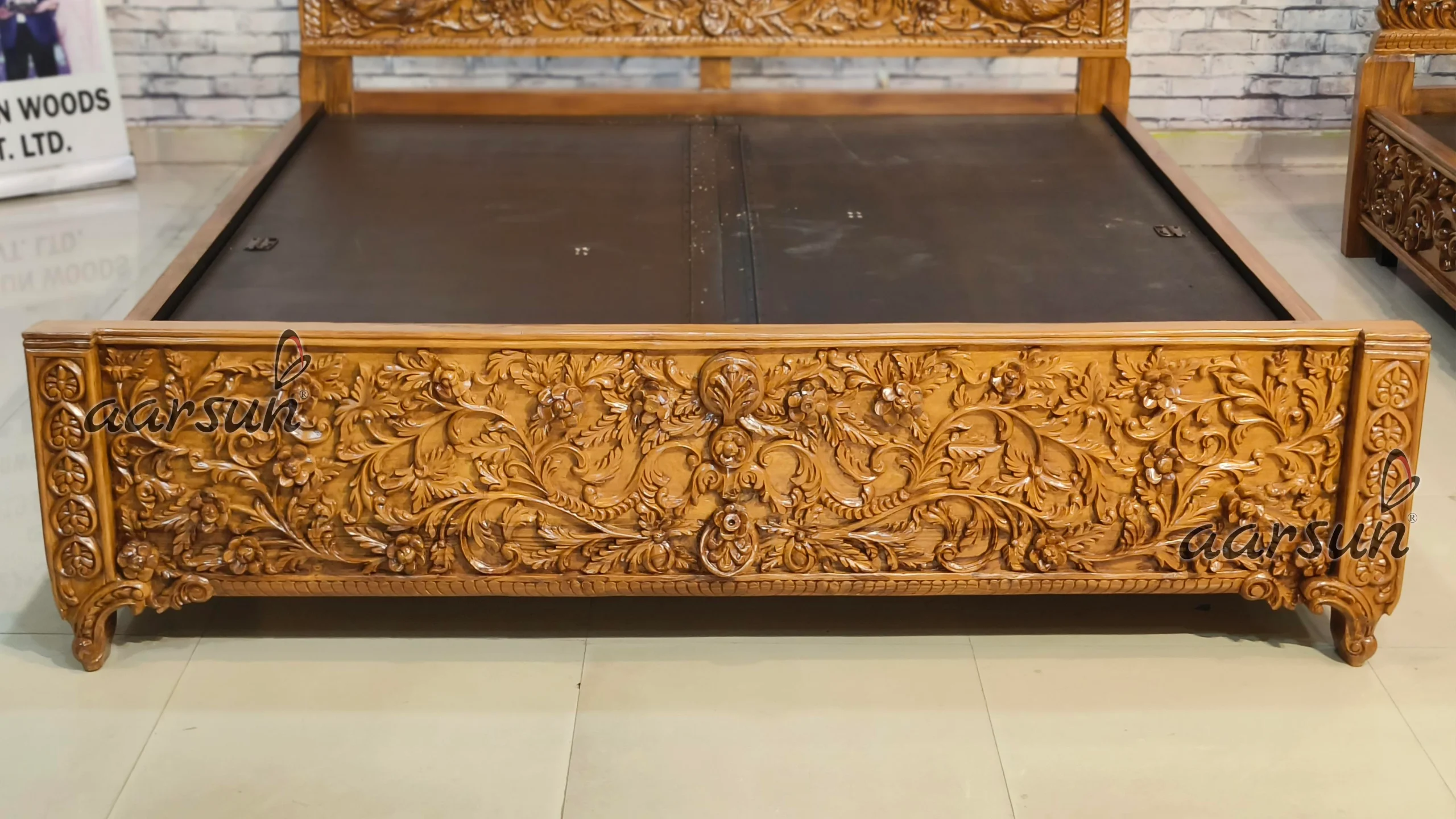 Fully Handcrafted Wooden Classical Bedroom Set view 4