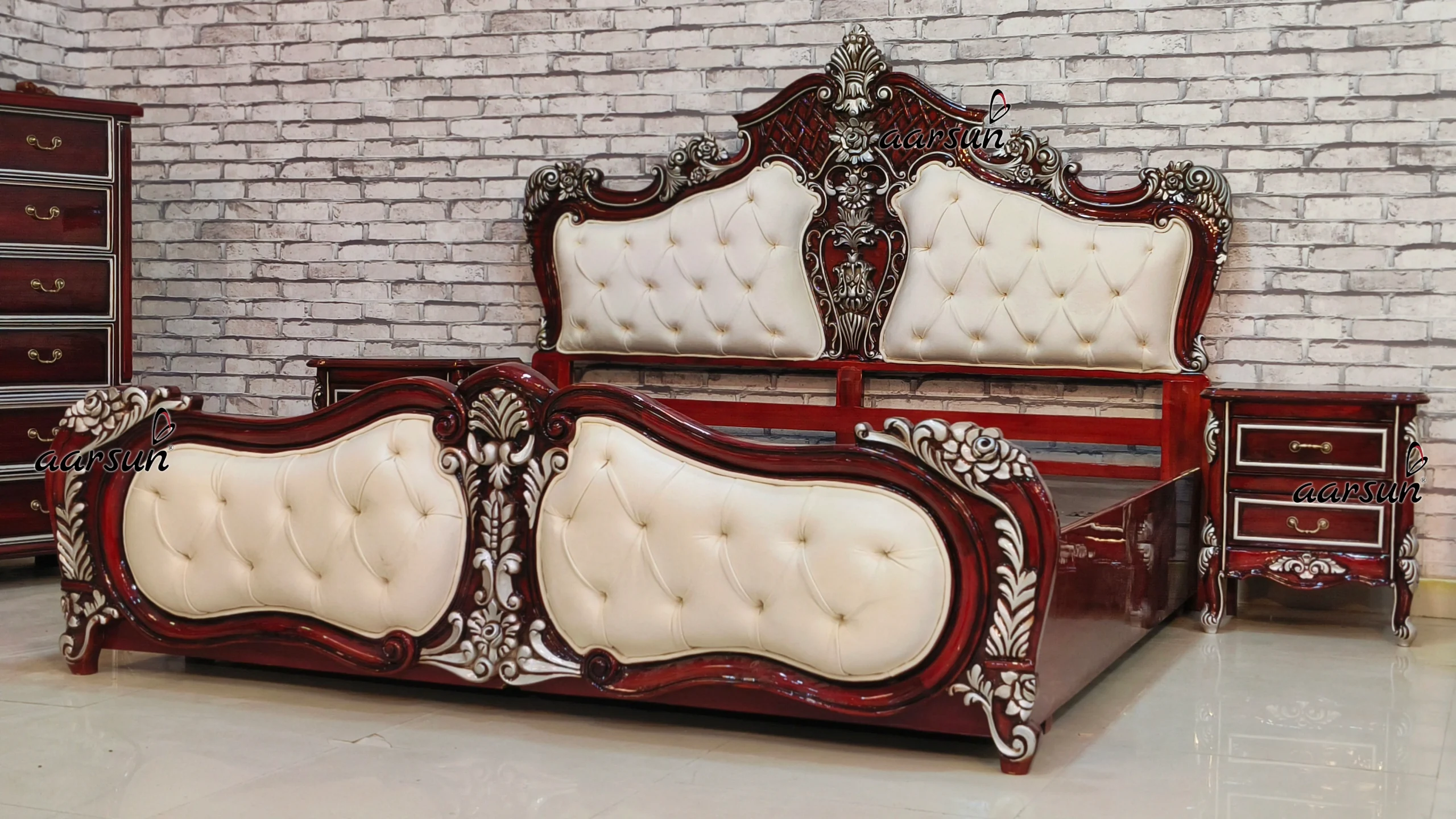 Luxurious Bedroom Furniture in Teak Wood view 3