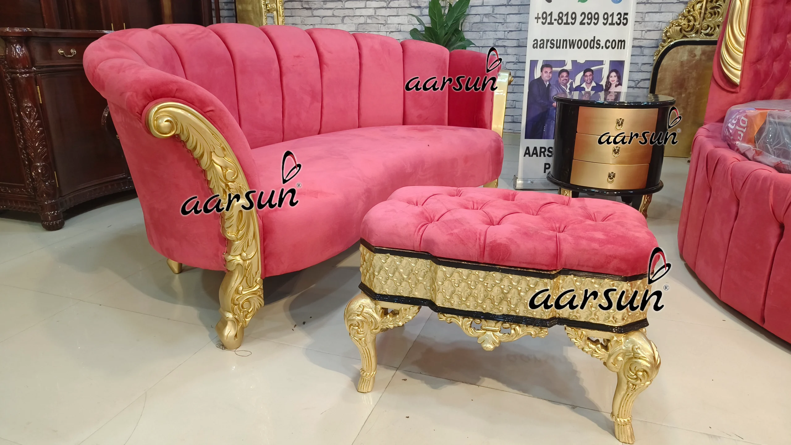 Luxurious Round Bed view 4