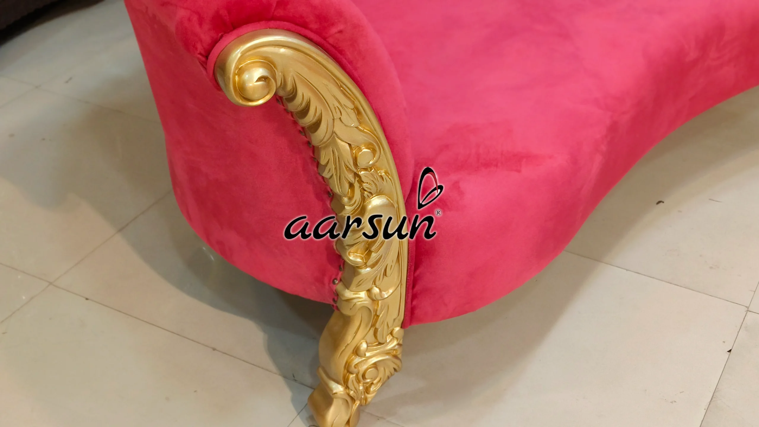 Luxurious Round Bed view 7