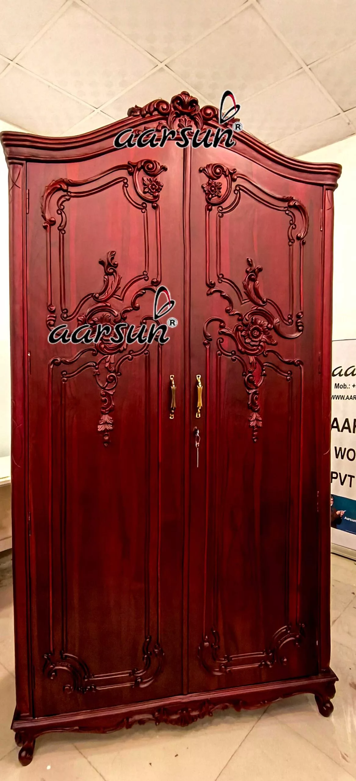 Mahogany Finish Royal Bedroom Set view 6