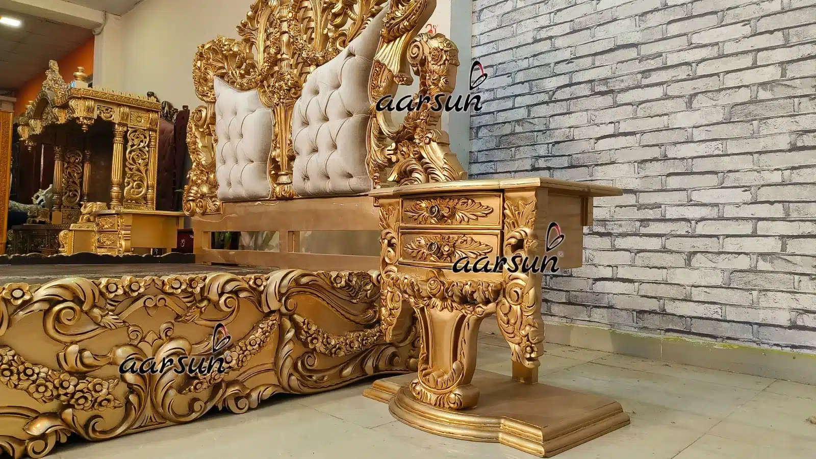 Modern Luxury Top Bed design view 5