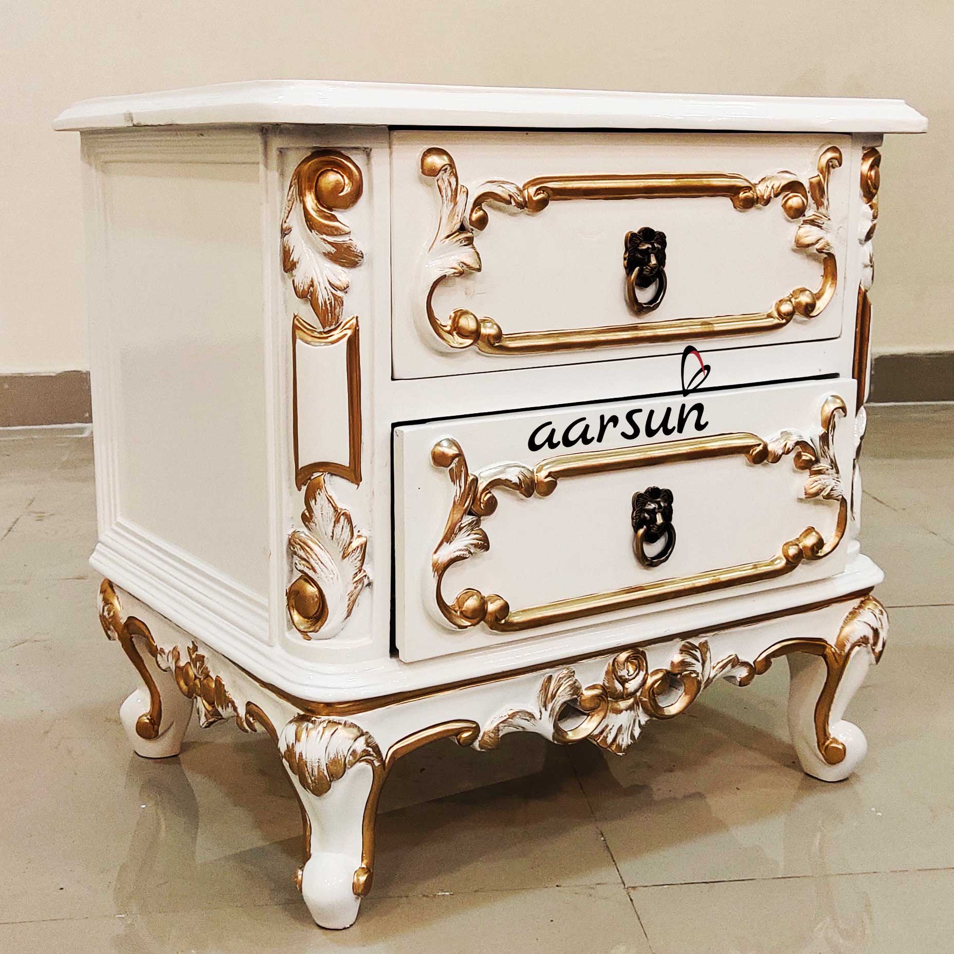 Royal Bedroom Set in White Polish view 4
