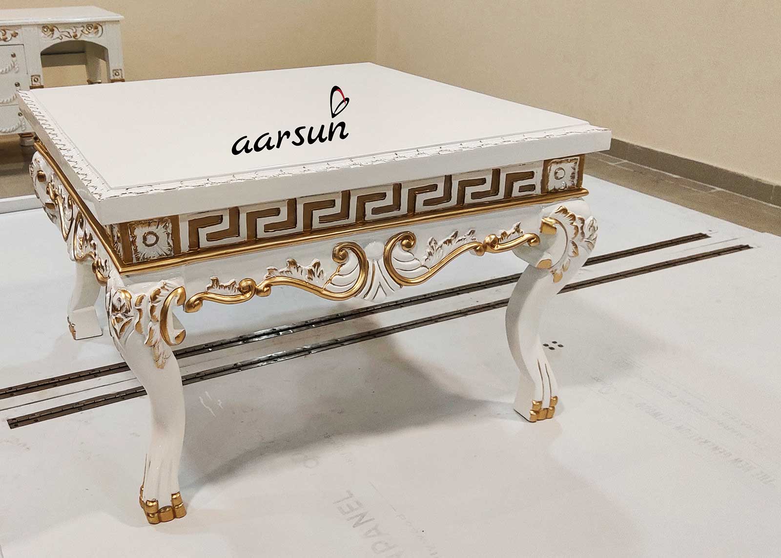 Royal Bedroom Set in White Polish view 5