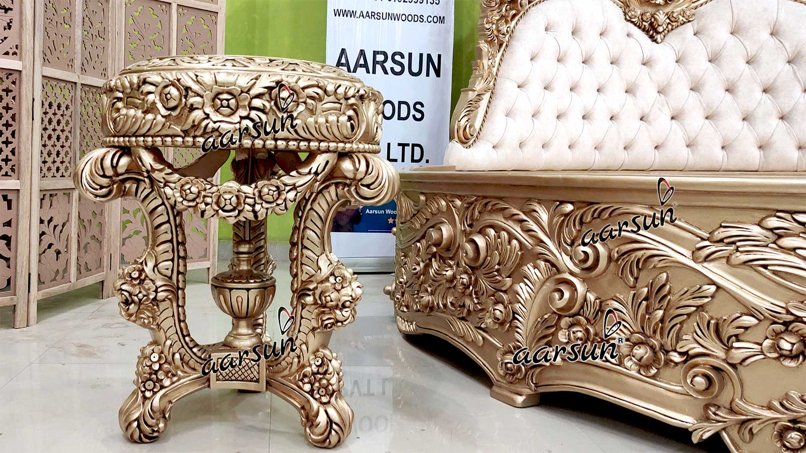 Royal Carved Round Bed in Antique Gold view 3