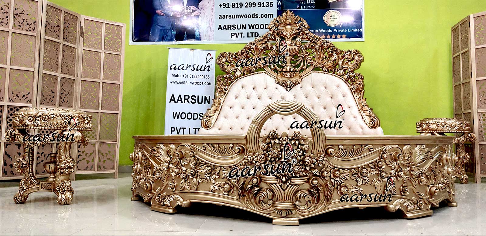 Royal Carved Round Bed in Antique Gold view 7