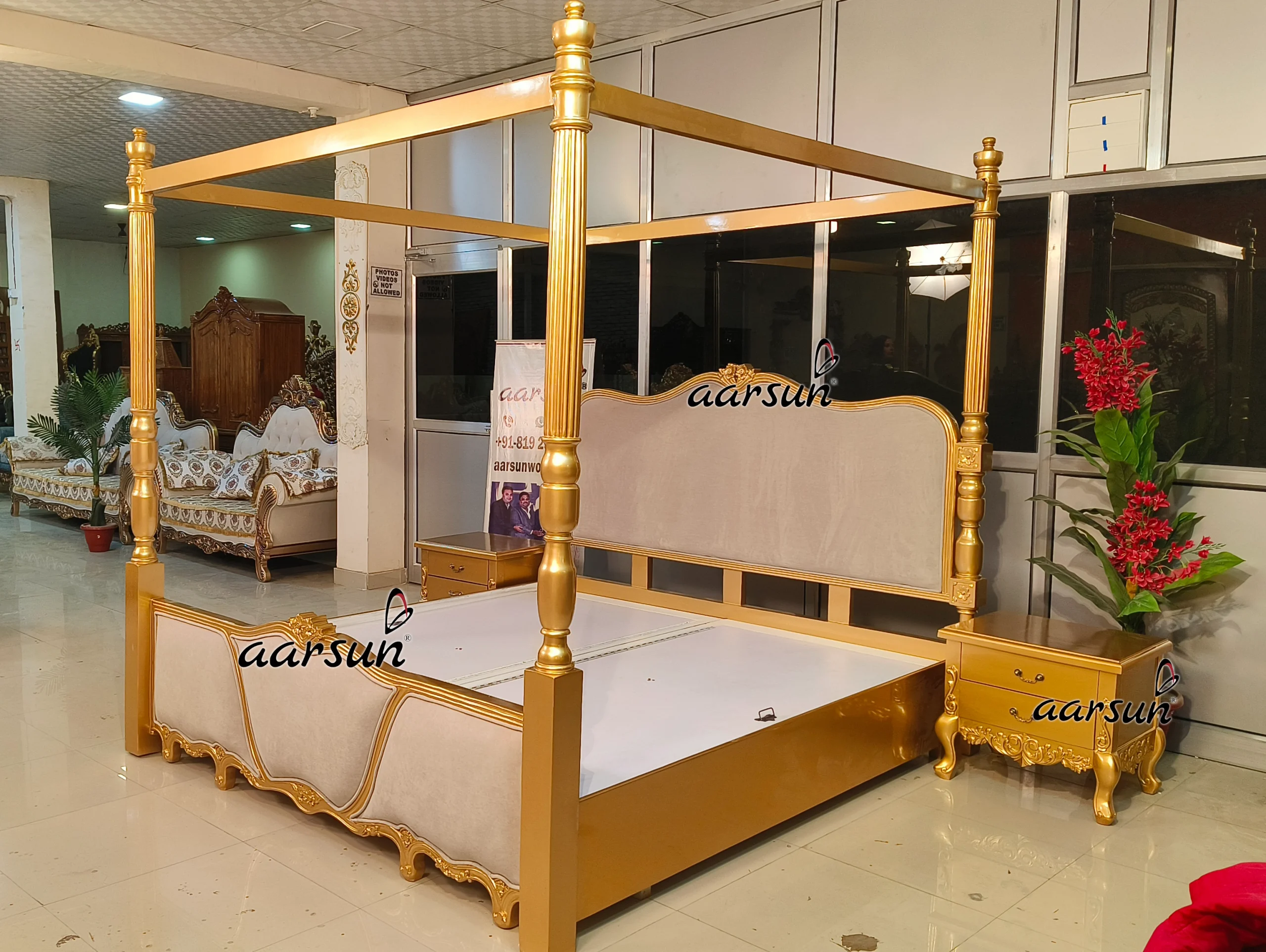 Royal Hand Crafted Poster Bed view 6