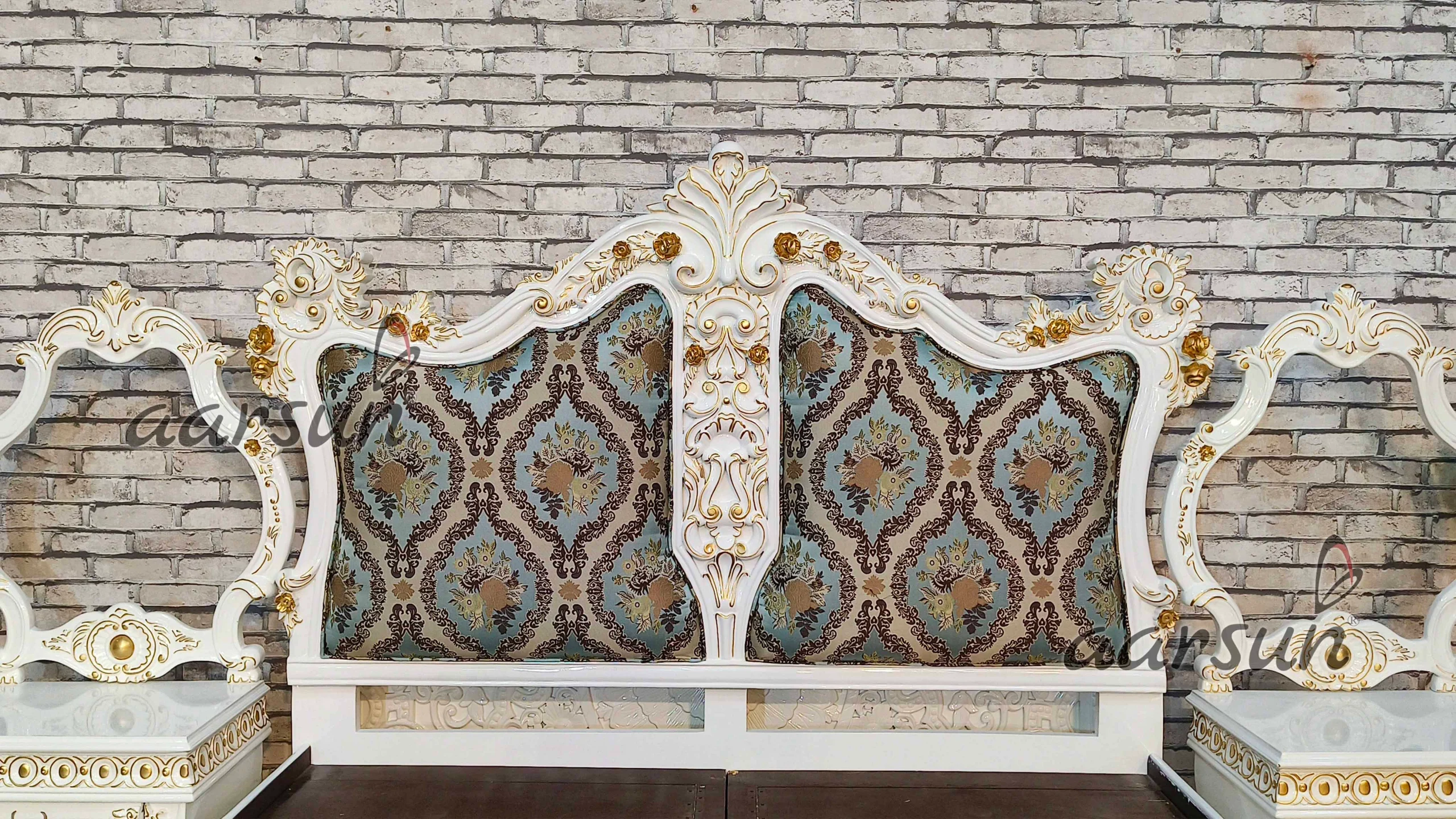 Stylish Bed Design For a Royal Bedroom view 4