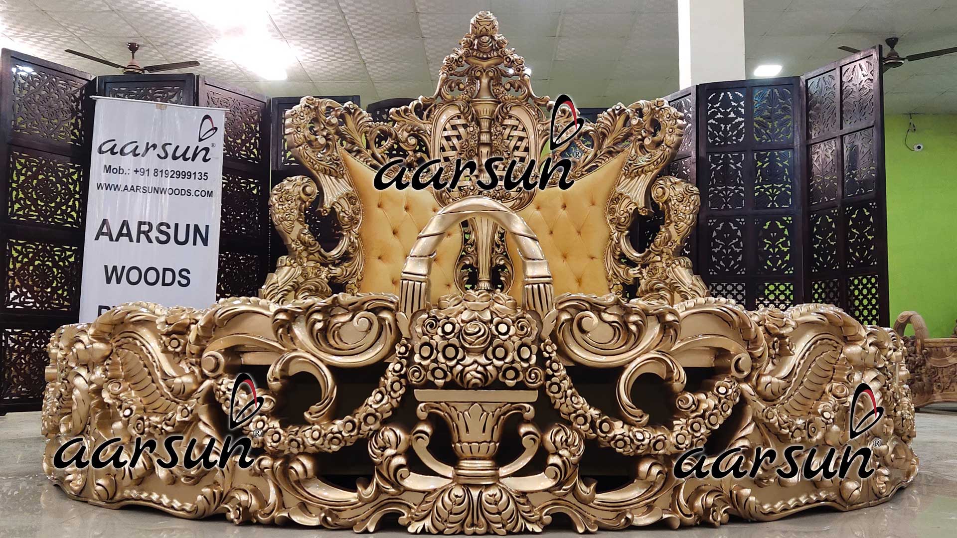 Ultra Luxurious Round Bed in Gold view 5