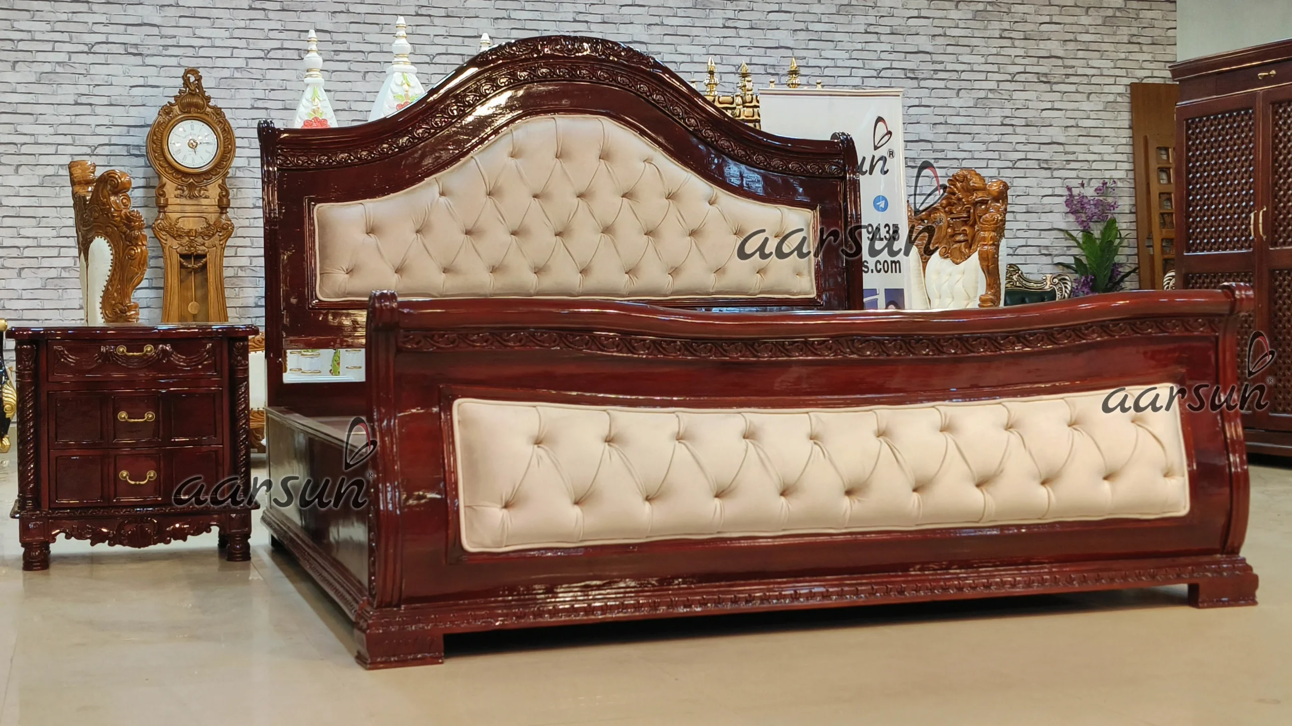 Vintage Style Wooden Bedroom Furniture Set view 4
