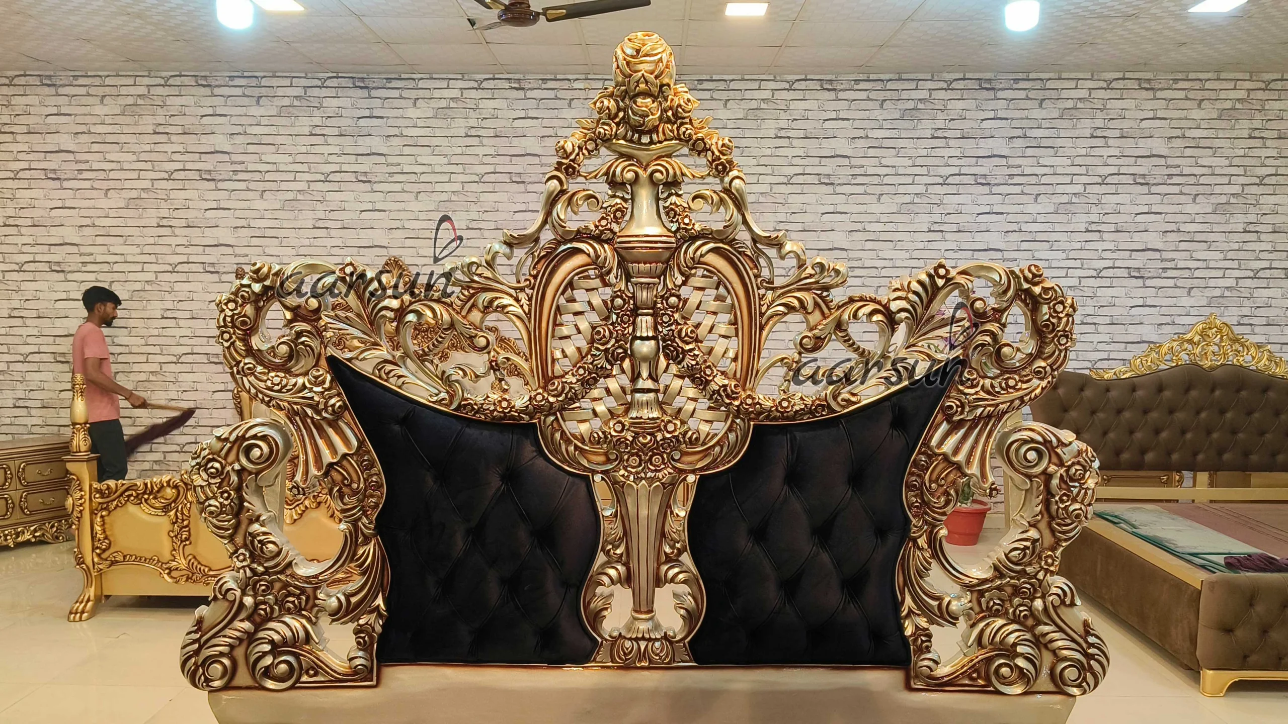 Wooden Heavy Carved Bed Design view 3