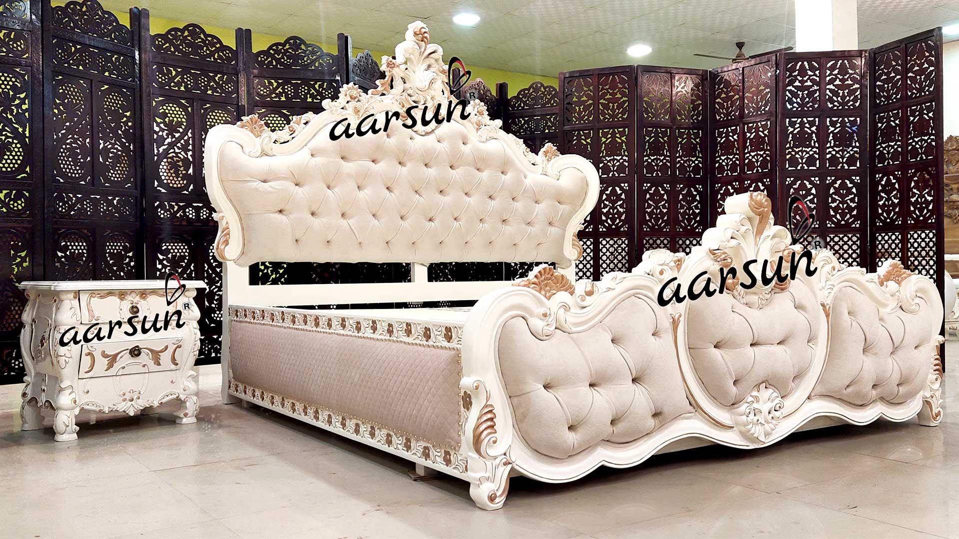 Wooden Royal Bedroom Set view 4