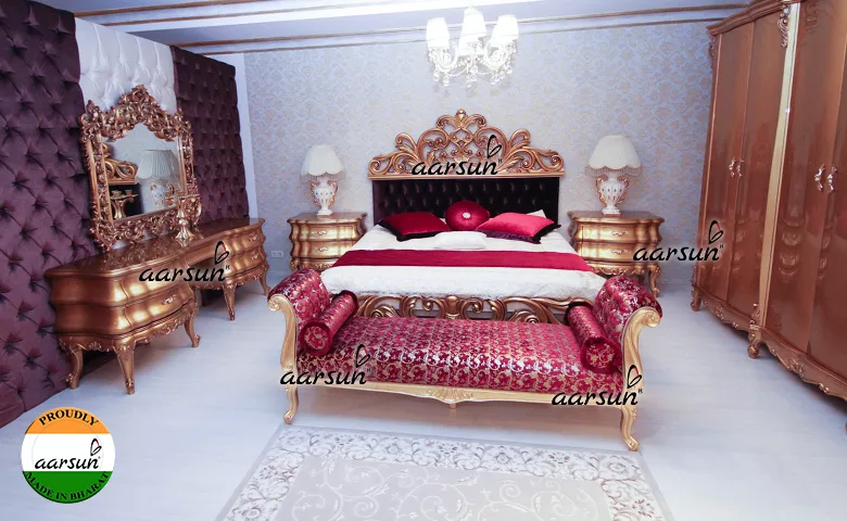 सोने में लक्जरी बेडरूम सेट